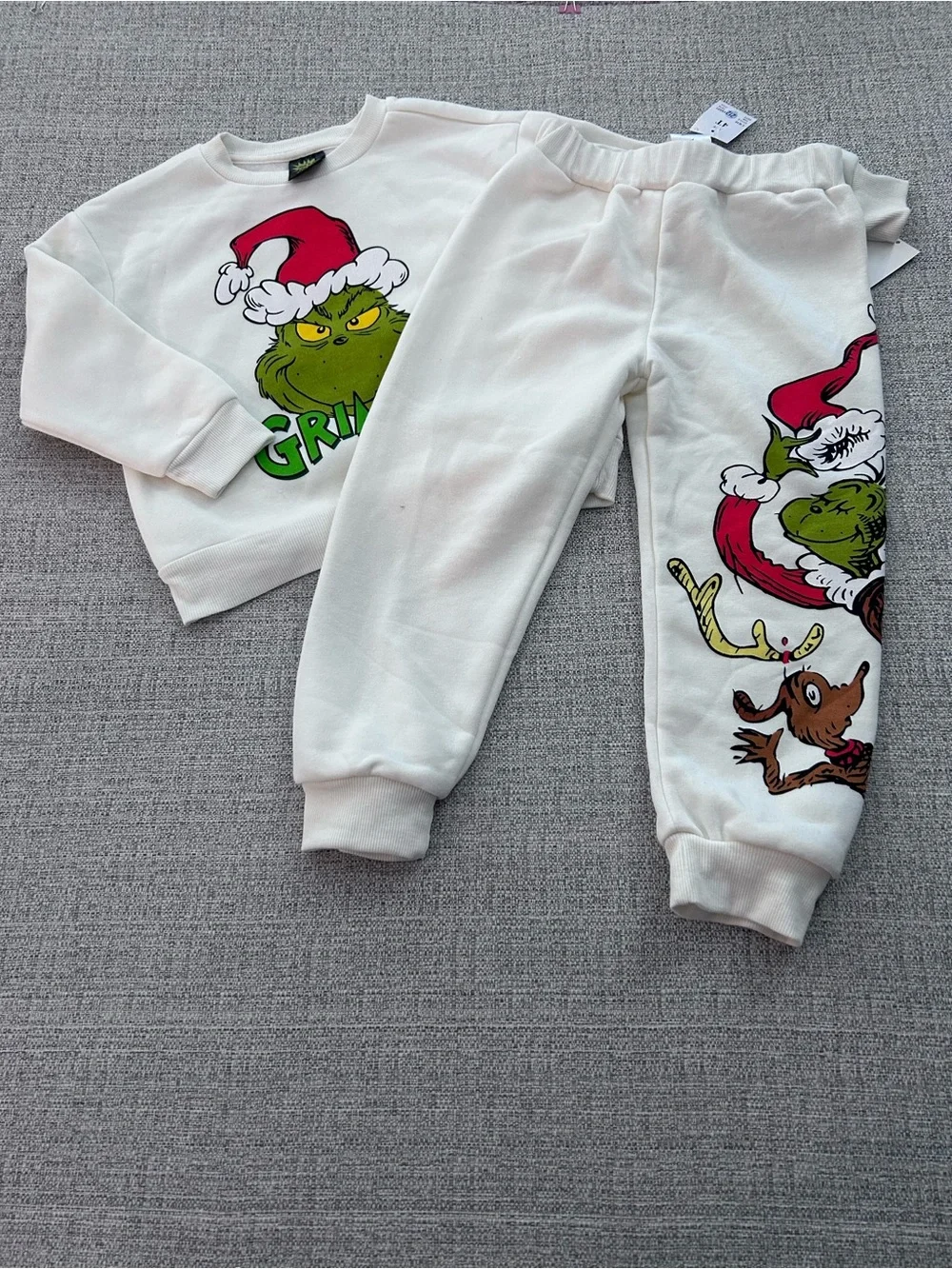 'Tis The Season Grinch Graphic Sweatshirt & Pant NWT. Size 4T